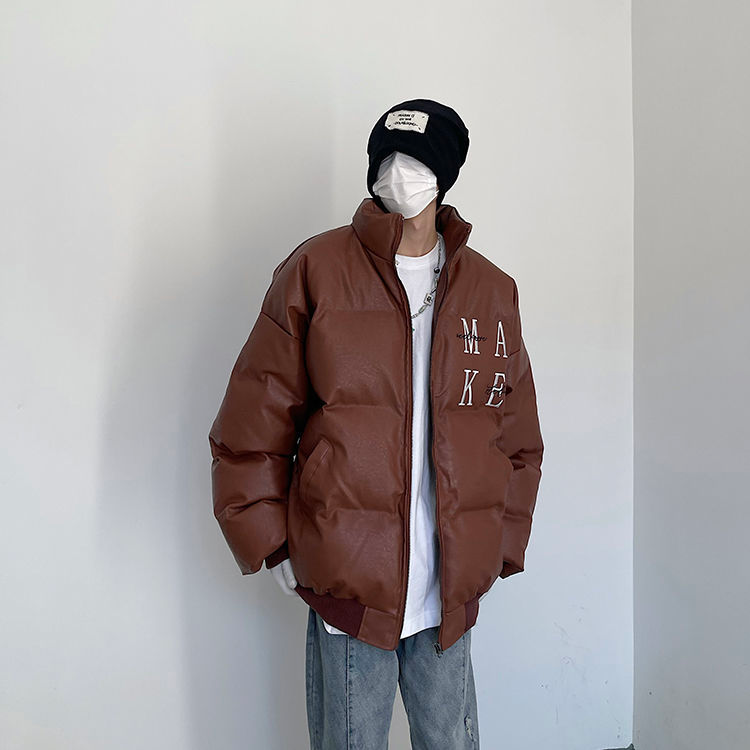 Großer 2023 neuer, mit Buchstaben bestickter Wintermantel für Herren, fetter, lockerer PU-Haut-Brot-Baumwollmantel_voghion.com