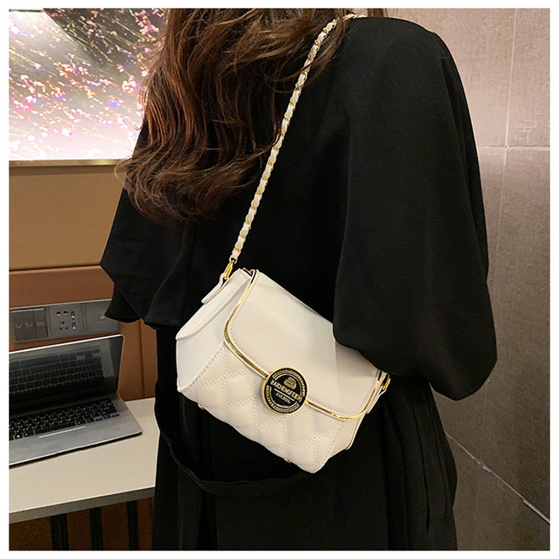 Lingge embroidered thread 2024 new niche chain women's crossbody fashion versatile small square bag_voghion.com