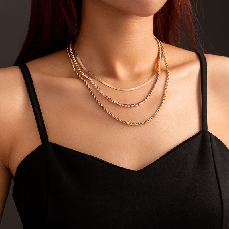 Collana con catena a serpente intrecciata in cristallo geometrico multilivello vintage alla moda per donna, gioielli placcati in oro e argento_voghion.com