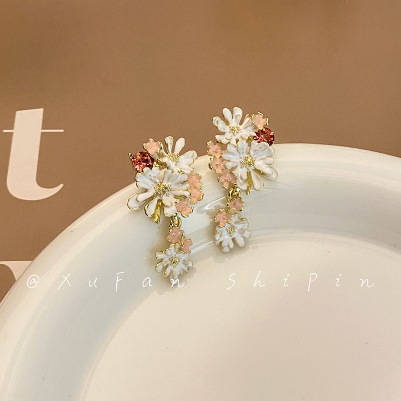 French Sweet Colorful Cluster Daisy Earrings Niche Design Artistic Style Girly Heart Versatile Ear Accessories_voghion.com