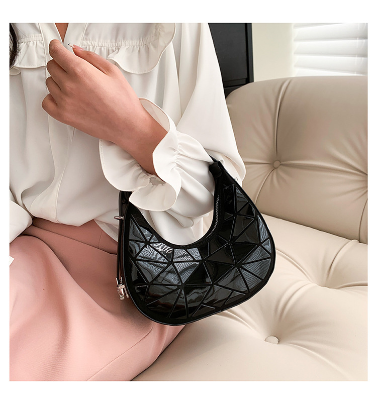 Trendige Mode Umhängetasche 2023 Allgleiches Neue Netz Rote Tasche Retro Neue Crescent Tasche Einfache Tragbare Unterarm Tasche_voghion.com