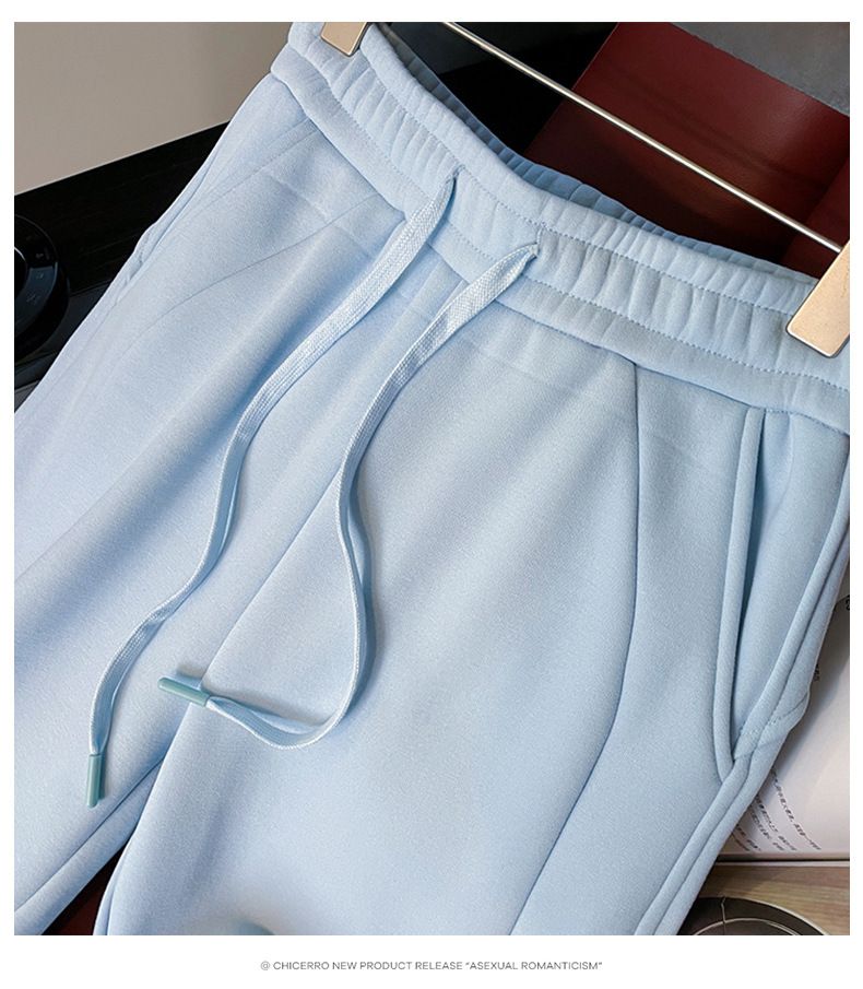 Completo da donna con felpa con cappuccio in pile e pantaloni a gamba larga: comodo completo casual in due pezzi con fodera in velluto per autunno e inverno_voghion.com