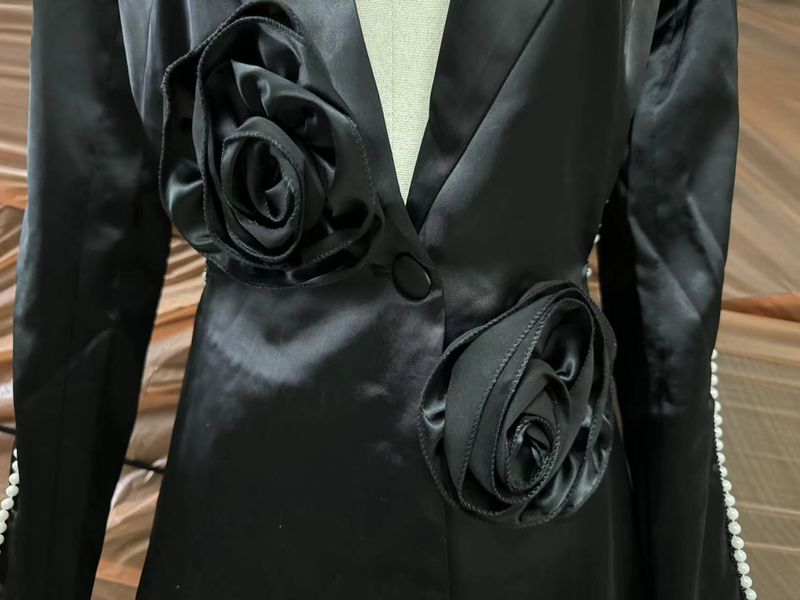 Vêtements pour femmes nouvelle mode tridimensionnelle creuse perlée DJ fleur maille mode mince sexy costume deux pièces ensemble_voghion.com