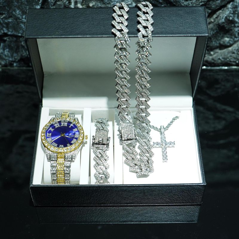 Set di collana e bracciale in acciaio inossidabile da 15 mm con orologio e croce gotica UrbanEdge_voghion.com