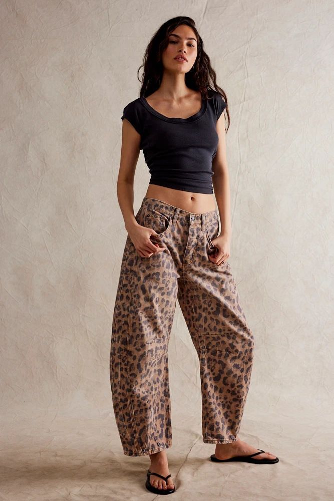 Damenbekleidung Frühling Lässige Lockere Jeans mit mittlerer Taille und Röhrenform für Damen_voghion.com