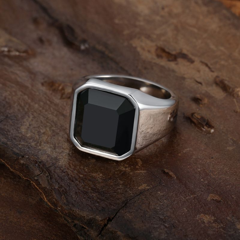 Anello da uomo in acciaio al titanio con pietra preziosa nera lucida, stile semplice, pronto per la spedizione_voghion.com