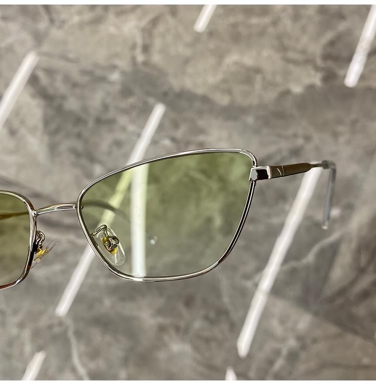 2025 Neue ultraleichte kleine quadratische Sonnenbrille für Damen, Anti-Ultraviolett-Sonnenbrille, rundes Gesicht, Ins für Männer_voghion.com