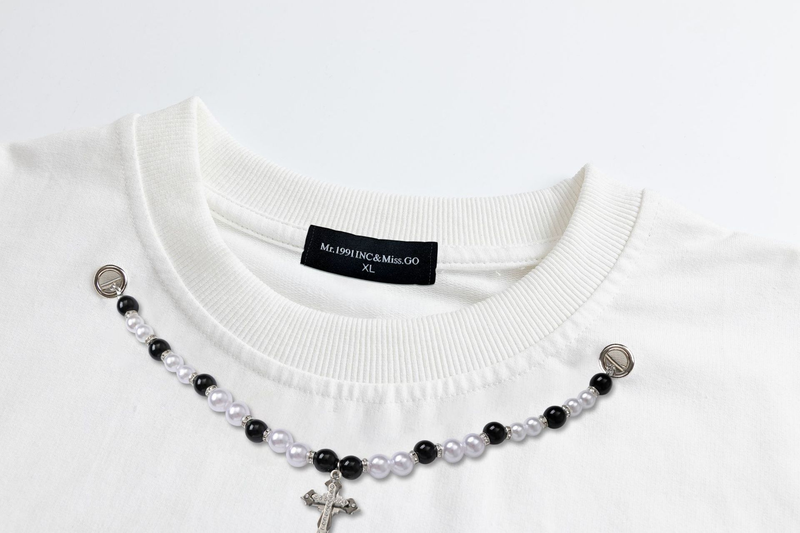 Herrenbekleidung Vintage-Kapuzenpullover in Schwarz mit einzelnem, mit Perlen verziertem Muster und Kette, dekorative Waschung für Männer und Frauen_voghion.com