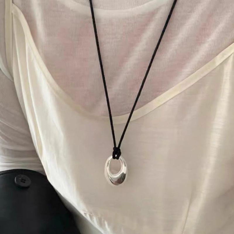 Korea Blogger Style Black Log Bea Necklace For Wome, Light Luxury High-ed Niche Desig Leather Rope Collarboe_voghion.com