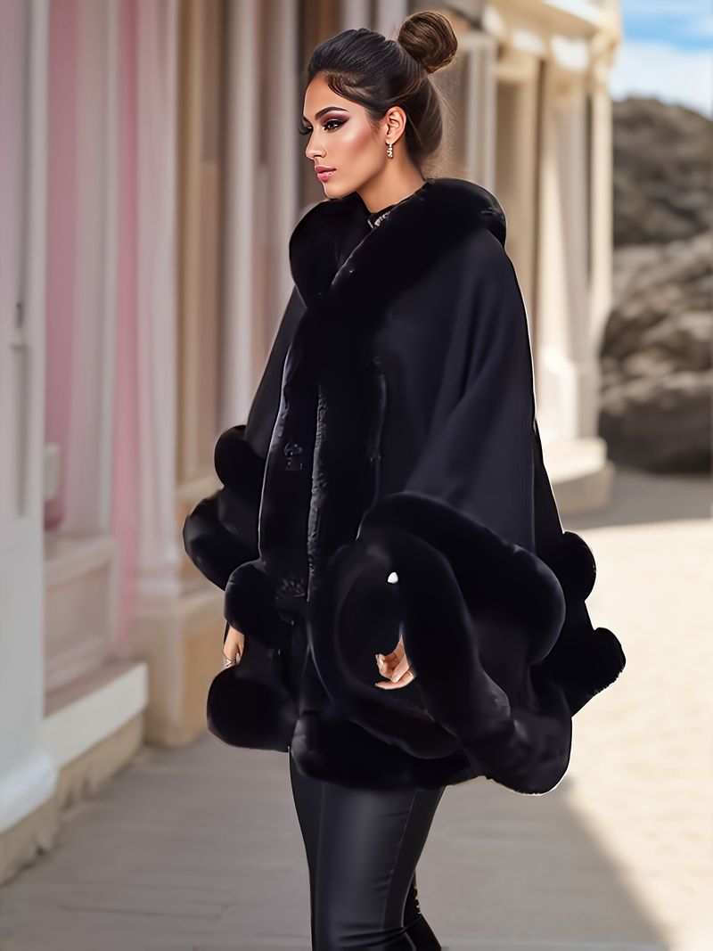 Cardigan da donna taglie forti in stile mantello con cappuccio e fodera in pelliccia di coniglio - lunghezza media, aperto sul davanti, di ispirazione mediorientale_voghion.com