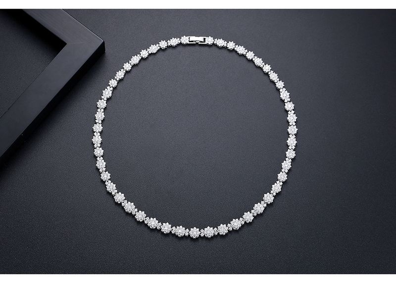 Damenschmuck-Set mit floraler Halskette und Ohrringen und Zirkonia, handgefertigte Kupferlegierung, elegantes Brautgeschenk für Hochzeitsfeiern_voghion.com