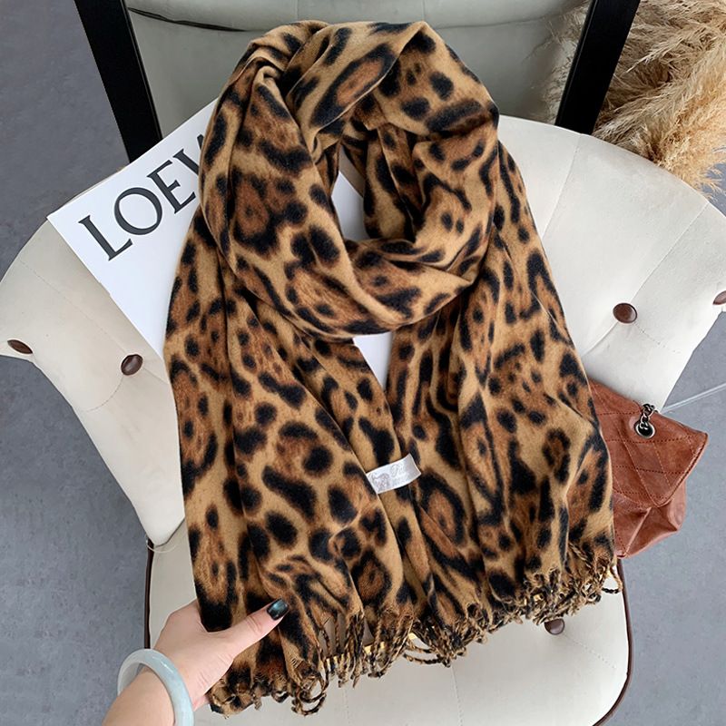 Leopard Print For Women Winter 2024 New Design Thickened Warm Scarf With Tassels_voghion.com
