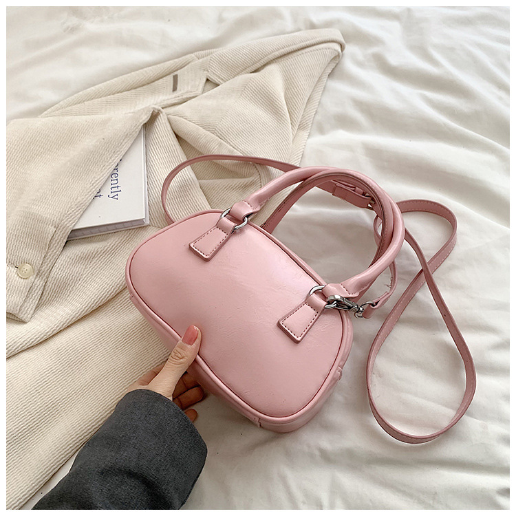 Versione coreana Texture 2024 Nuova nicchia Borsa quadrata portatile piccola Borsa a tracolla singola alla moda Borsa da bowling per donna_voghion.com