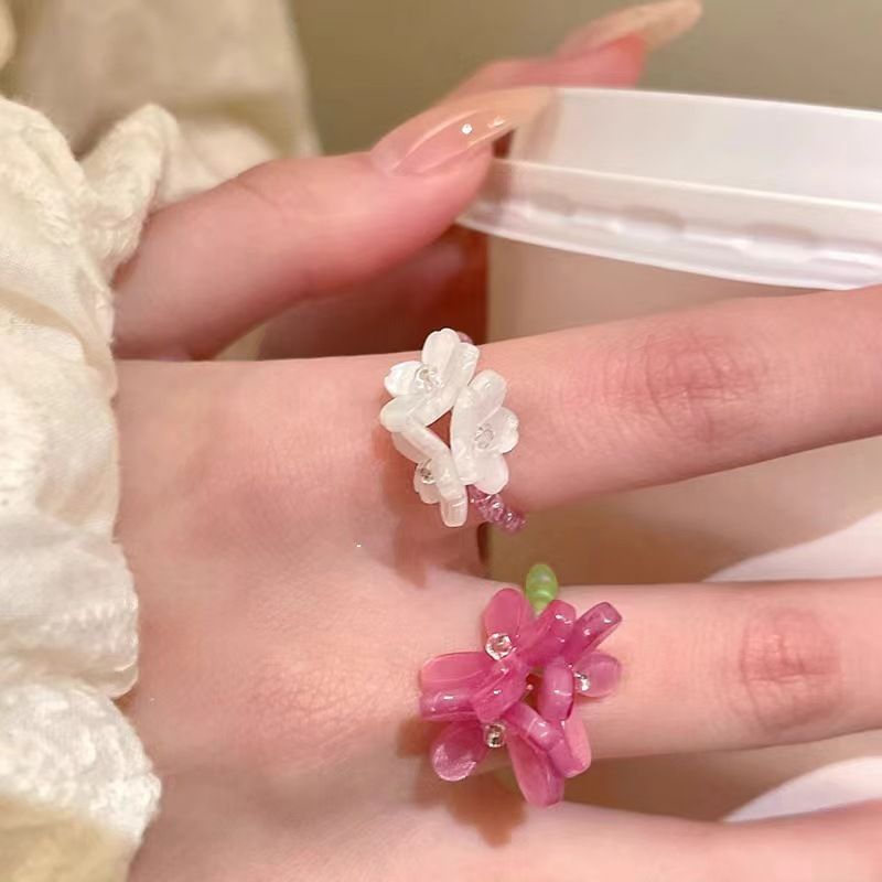 Violet Flower Women Early Spring 2025 Nieuwe Koreaanse stijl elastische kralen wijsvinger ring voor beste vriendinnen gelaagd dragen_voghion.com