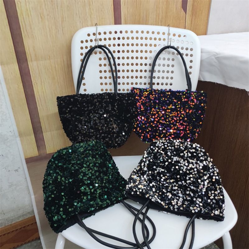 Neue süße kleine Paillettenstruktur Persönlichkeit Eimer Stilvolle kompakte vielseitige Umhängetasche für Damen mit Kette_voghion.com
