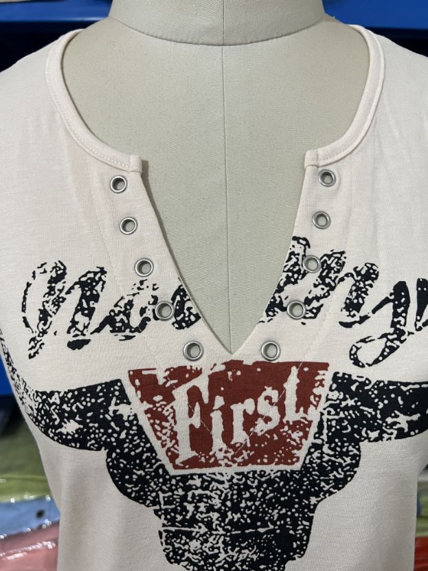 Women's clothing trade women's small vest hot-selling interesting letter printing fashion V-neck sleeveless T-shirt_voghion.com