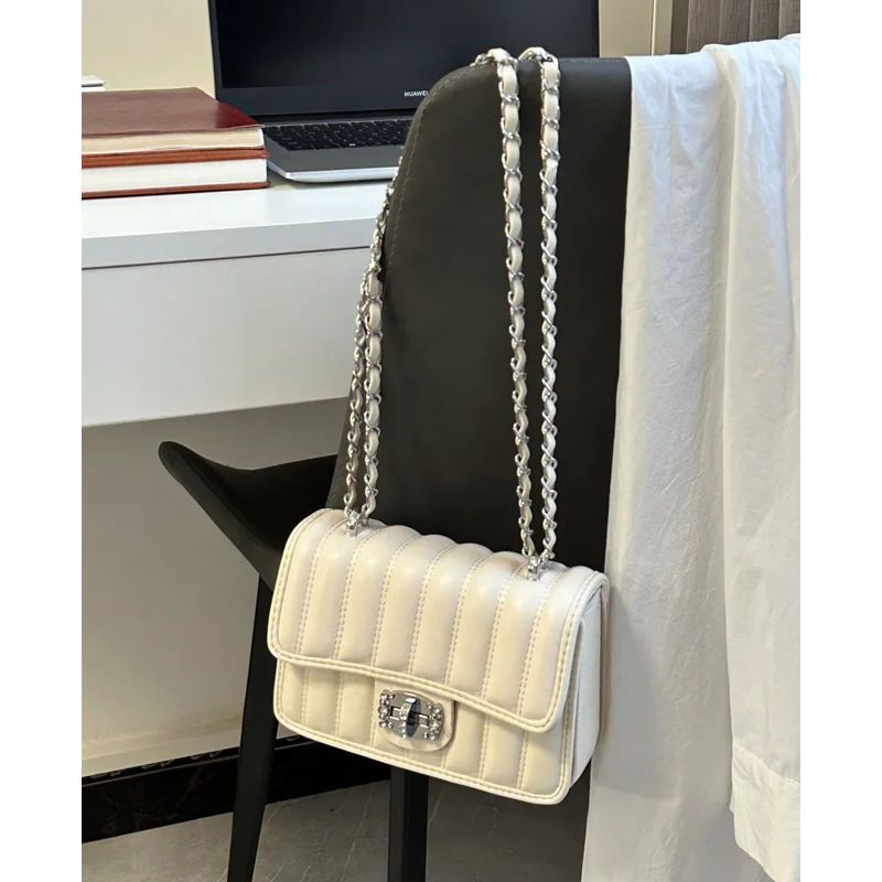 Premium Texture 2025 Spring And Summer Style New Design Embroidery Line Versatile Women's Bag._voghion.com