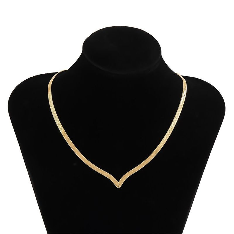 Mode Eenvoudige Creatieve V-vormige Ketting Voor Vrouwen Platte Slang Ketting Choker Mode Blade Kettingen Nek Accessoires Sieraden Cadeau_voghion.com