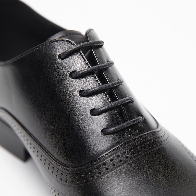 2025 Sommer Neue atmungsaktive geschnitzte Schnürschuhe Emed Hollow Business Casual Leder Loafer_voghion.com