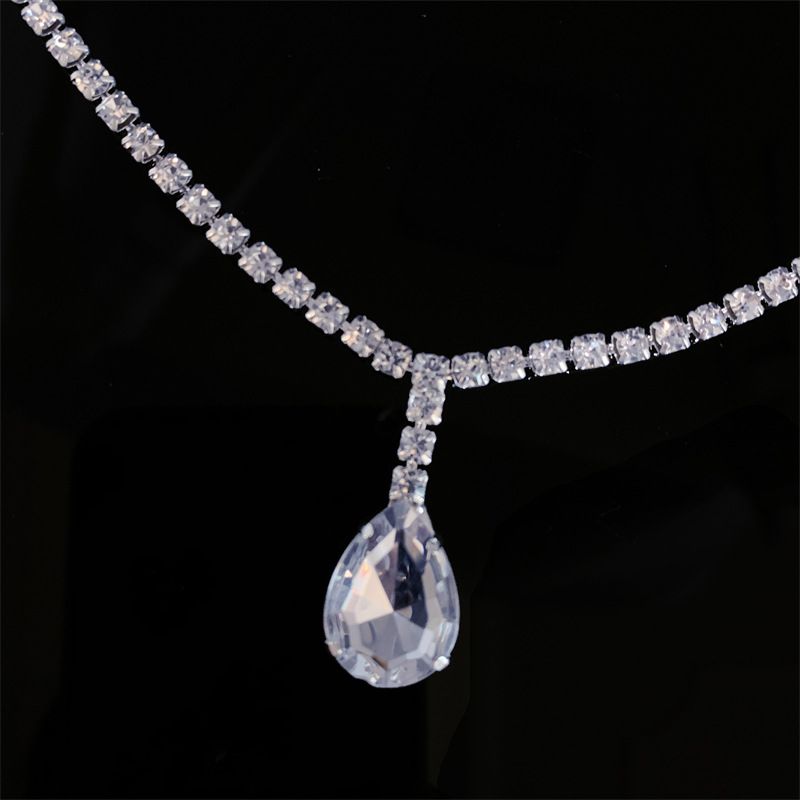 Nuovo ciondolo a forma di goccia minimalista collana orecchino set sposa alla moda accessori abito da sera_voghion.com