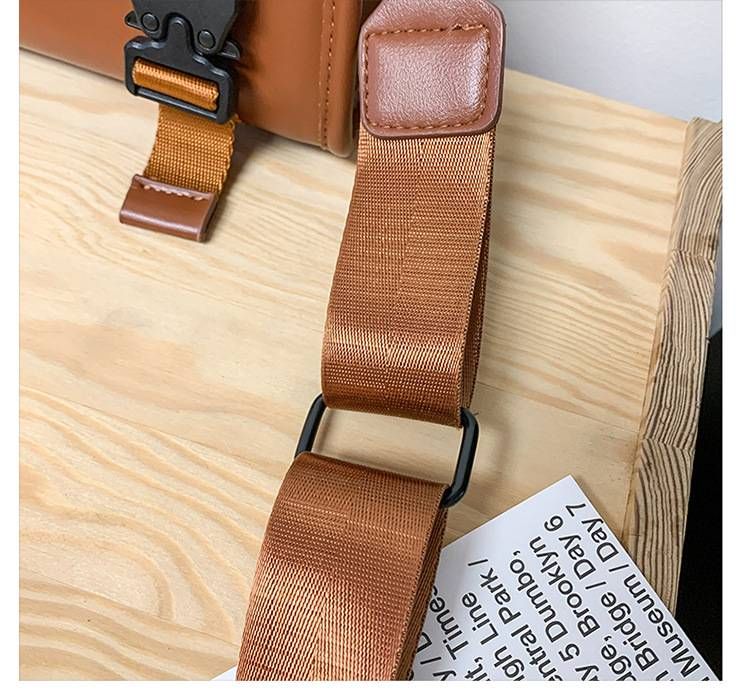 Borsa a tracolla unisex – Borsa per telefono minimalista con patta e chiusura a scatto | Borsa a tracolla in PU impermeabile per gli spostamenti quotidiani (nero/marrone chiaro)_voghion.com