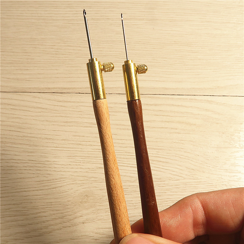 1Pcs Beechwood Handle 3Pcs Needles French Embroidery Crochet Hook Front And Back Beaded Sequin Crochet Hook_voghion.com