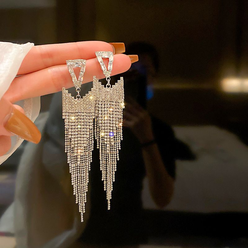 Silver Needle Artificial Pearl Earrings Full Of Diamonds Triangular Geometric Fringed Earrings Light Luxury Fashion Earrings Niche High-end Earrings_voghion.com