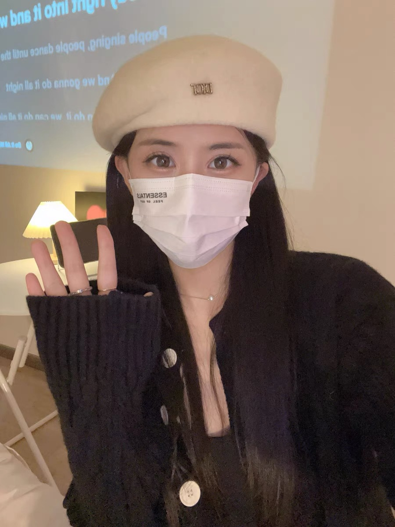 Women's Berets irregular beret women's autumn and winter face-showing small-shaped beret white woolen painter's hat_voghion.com