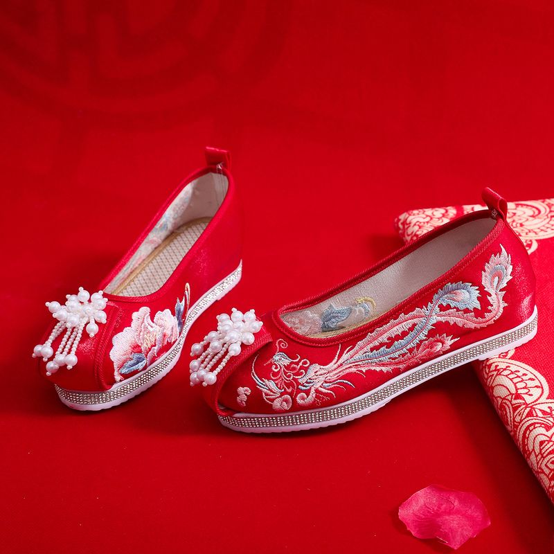 Umgedrehte Stoffschuhe im antiken Stil mit Perlenstickerei, Hanfu-Schuhe für Damen mit erhabenen Elementen im Inneren_voghion.com