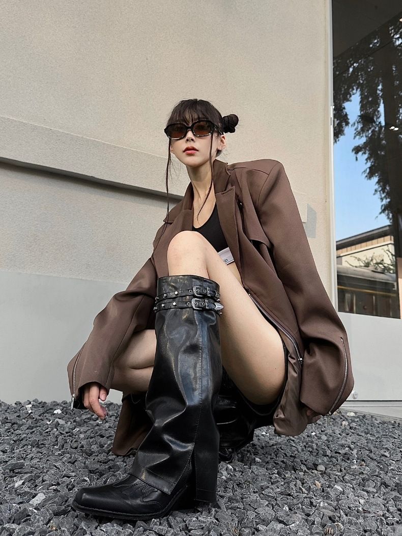 Uske čizme za hlače s zakovicama, nove šiljaste vezene kaubojske čizme za zapadnjački stil, tamne, cool duge čizme za žene, ljeto 2024._voghion.com