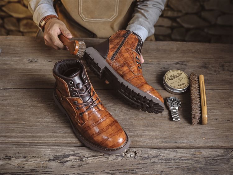 2024 Autumn New Martin Durable British Style Short Mid-top Men's Leather Boots_voghion.com