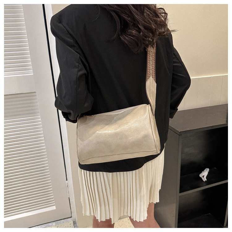 Borsa piccola retrò per donna 2024 Nuova borsa a tracolla singola con tracolla larga alla moda e casual per borsa a tracolla per ragazze_voghion.com