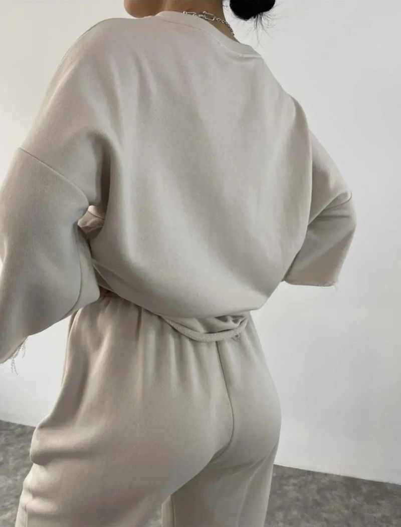 Zestaw Urban Edge Matching Set – bluzka z długim rękawem i okrągłym dekoltem oraz spodnie ze ściągaczem w stylu vintage (biały/beżowy/khaki/srebrny/ciemnoszary, S-XL)_voghion.com