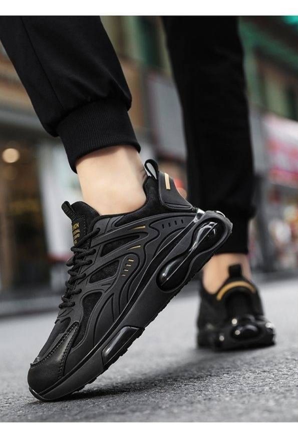 Schwarze Herren-Sneaker mit dicker, gepolsterter Sohle, stoßdämpfend, atmungsaktiv, geruchshemmend, rutschfest, weiche Sohle – ideal als Freizeit- oder Laufschuh._voghion.com