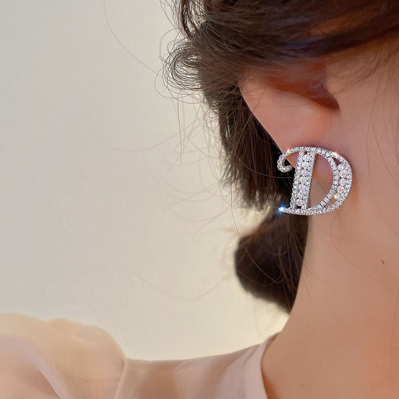 Damen-Accessoires, Diamant-Set, einfaches Temperament, Design, Sinn für Trend-Ohrringe_voghion.com
