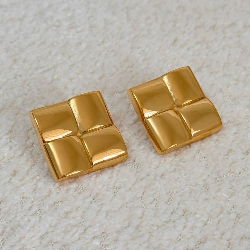 Real Gold Electroplated Titanium Steel Polished Square Plaid Bread OOTD Earrings_voghion.com
