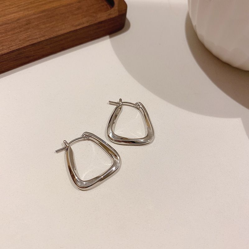 Silver Metal Multi-layer Circle Minimalist Niche Simple Stud Hoop Light Luxury High-end Earrings_voghion.com