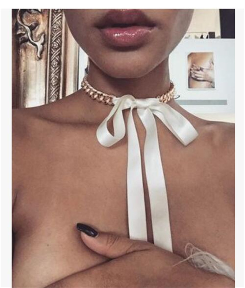 Collana con catena in metallo con fiocco e nastro, elegante e dignitosa, fb1910necklace_voghion.com