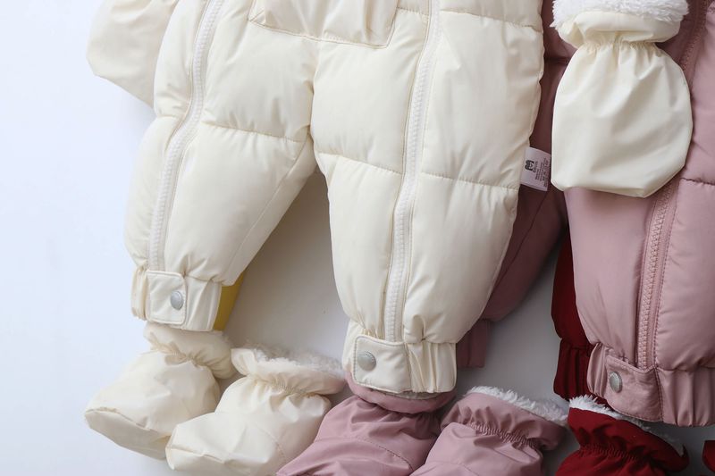 Pelele de invierno premium con capucha para bebé Mother & Kids: mono grueso acolchado de algodón para bebés y niños pequeños (66-90 cm), unisex, manga larga, con cremallera_voghion.com
