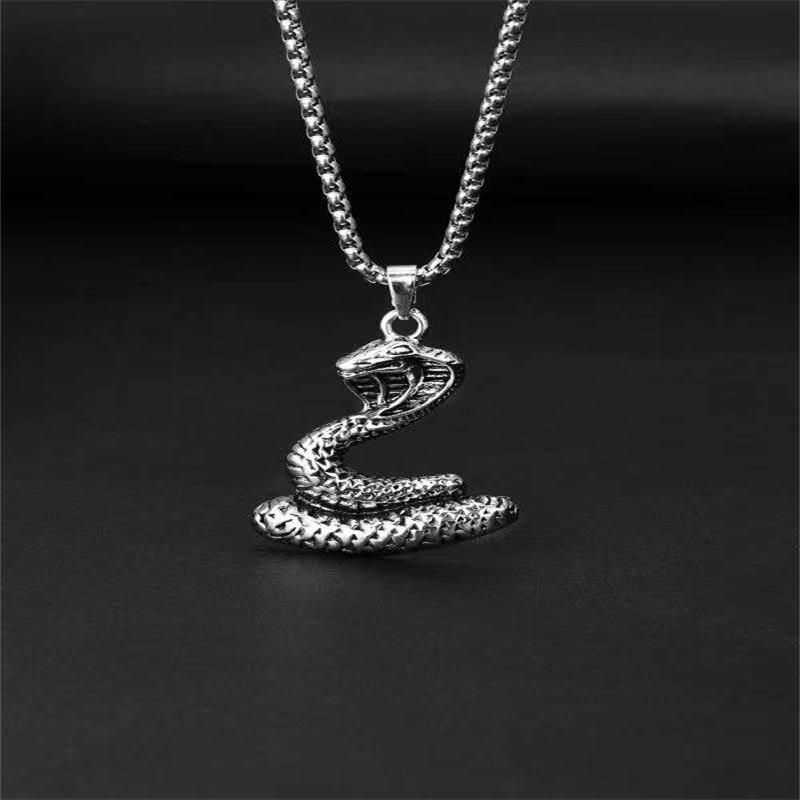 Fashionable hip-hop black cobra snake shaped pendant necklace for men women, personalized and versatile sweater chain_voghion.com