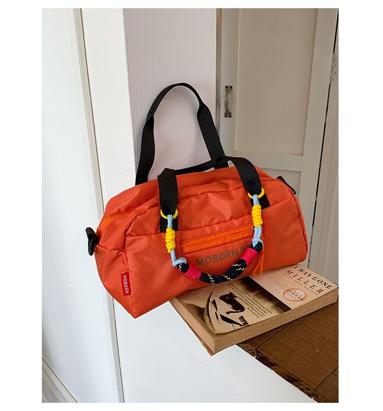 Borsa a tracolla versatile, alla moda e casual, in nylon, per donna, estate 2025_voghion.com