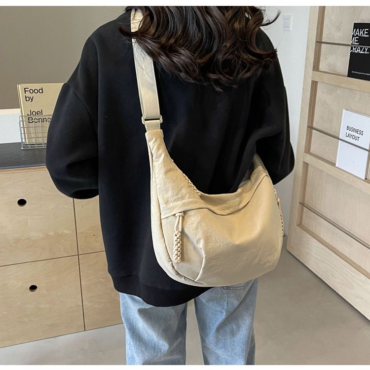 Borsa a tracolla da donna in tessuto di nylon, nuova borsa estiva, grande capacità, versatile, design di nicchia, tracolla singola, stile gnocco_voghion.com