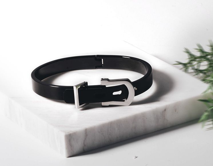 Bransoleta ze stali tytanowej, modna marka, kolekcja dekoracji wysokiej klasy, klamra paska Tycoon Gold Pure Black Horseshoe,_voghion.com