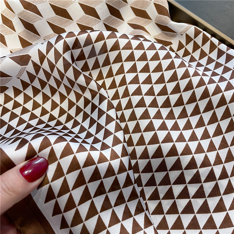 Sciarpa geometrica minimalista Sciarpa per protezione solare primaverile ed estiva da donna Sciarpa quadrata Sciarpa piccola stile stile 70 cm_voghion.com