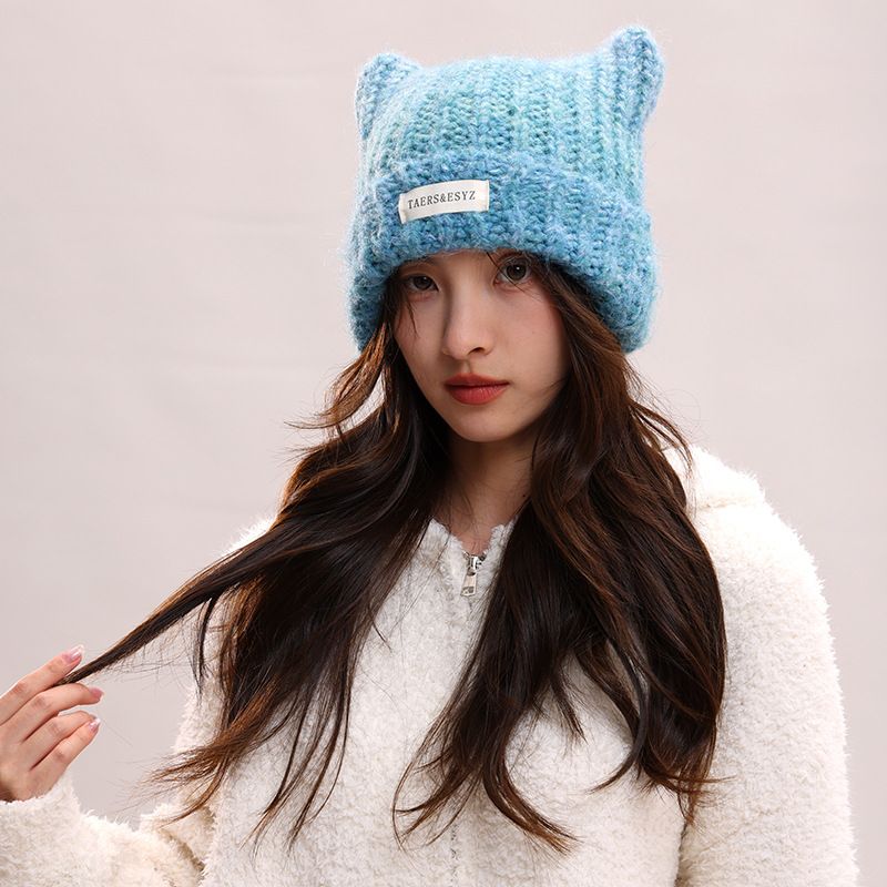 Versione coreana di Abifeng, cappello da donna in lana lavorata a maglia con gradiente di gatto, in autunno e inverno, calda protezione per le orecchie, cappello freddo per_voghion.com