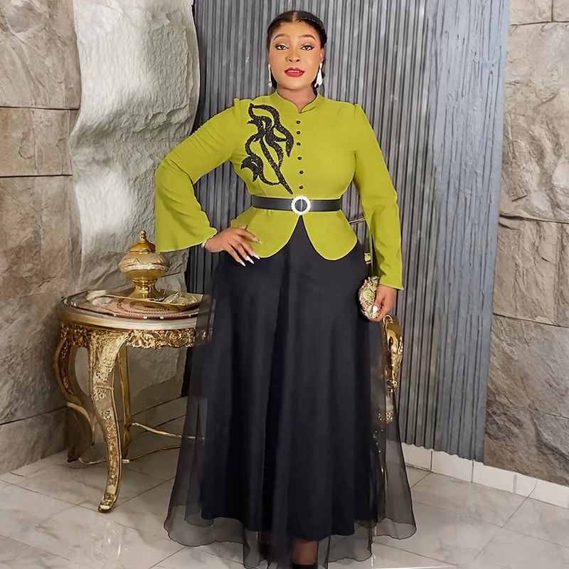Zweiteiliges Kleid mit Strassverzierung – Langärmliges, figurbetontes Damenkleid mit hohem Kragen (L-3XL, einfarbig)_voghion.com