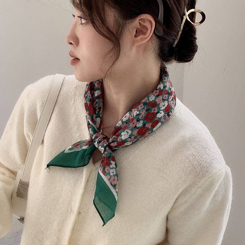 Elegant white headscarf, women's purse head, cotton and linen square scarf, triangular hair accessory, headband, outdoor_voghion.com