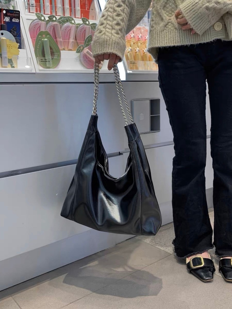 Leniwy styl miękka skórzana torba z grubej bawełny 2023 wiosna i lato nowa modna wysokiej klasy torba na ramię torba pod pachami łańcuszek torba hobo_voghion.com