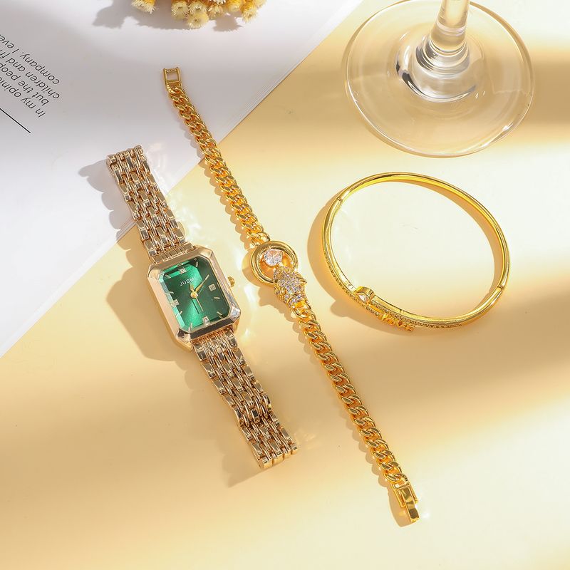 Dameklokke og smykkesett Dameklokke i vintage-stil med stålrem, moteriktig kvartsklokke med armbånd, gavesett_voghion.com