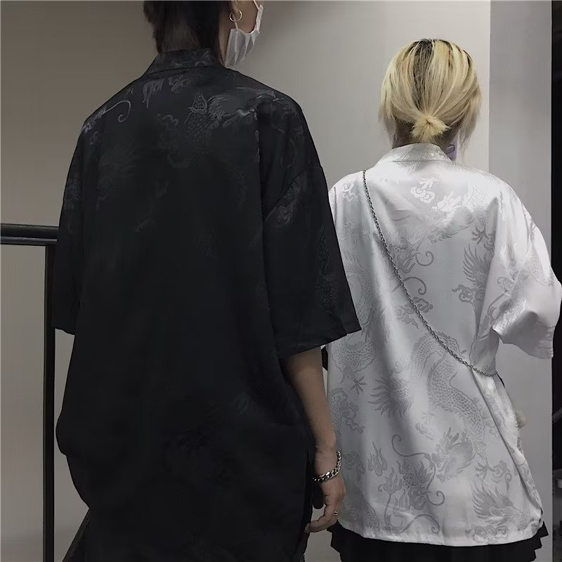 Neuer Tang-Anzug im chinesischen Stil mit Tellermund und kurzen Ärmeln für Männer mit dunklem Drachenmuster, nationaler Trend für Paare_voghion.com